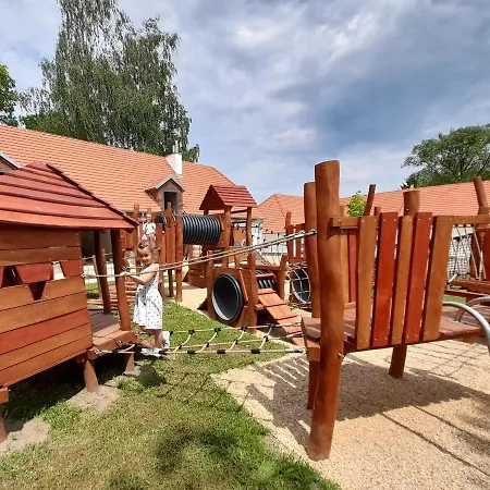 Tvrz Aparthotel Skocice